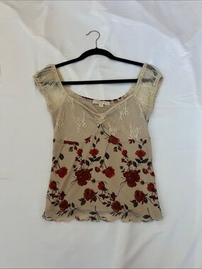 Floral Lace Trim Scoop Neck Top in Beige and Red